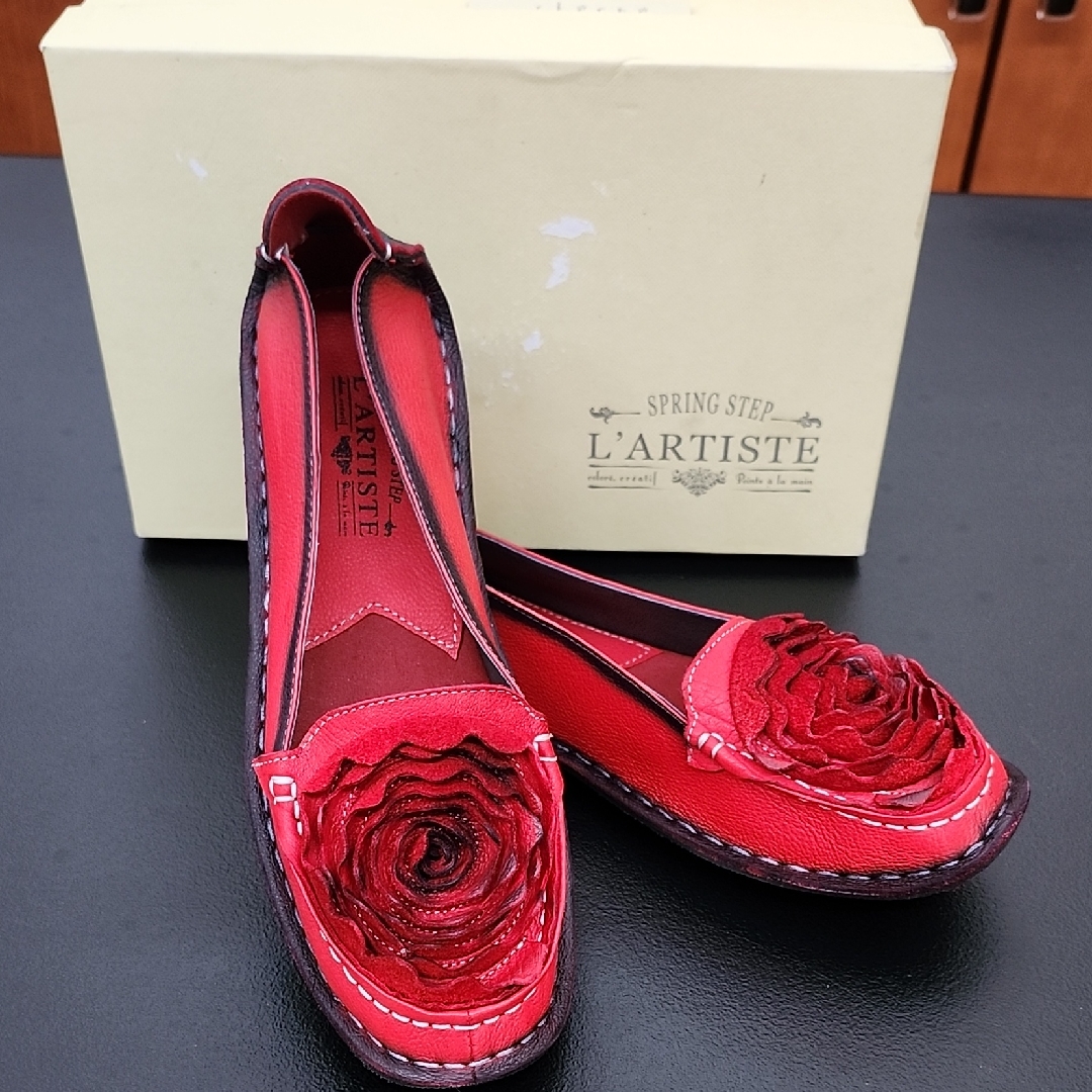 New - L'atiste Dezi Leather Floral Loafers